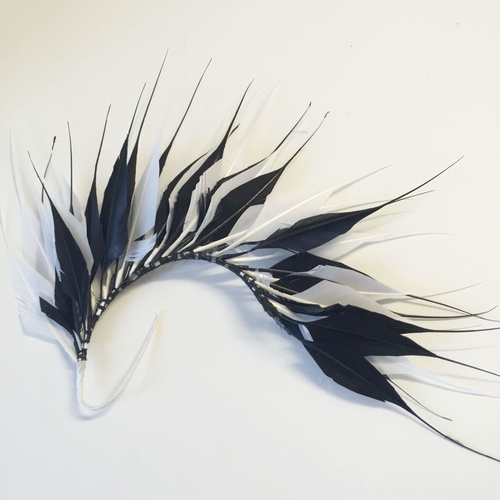 Feather Mount/Style 1 - Black/White