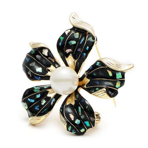Brooch/Flower with Pearl
